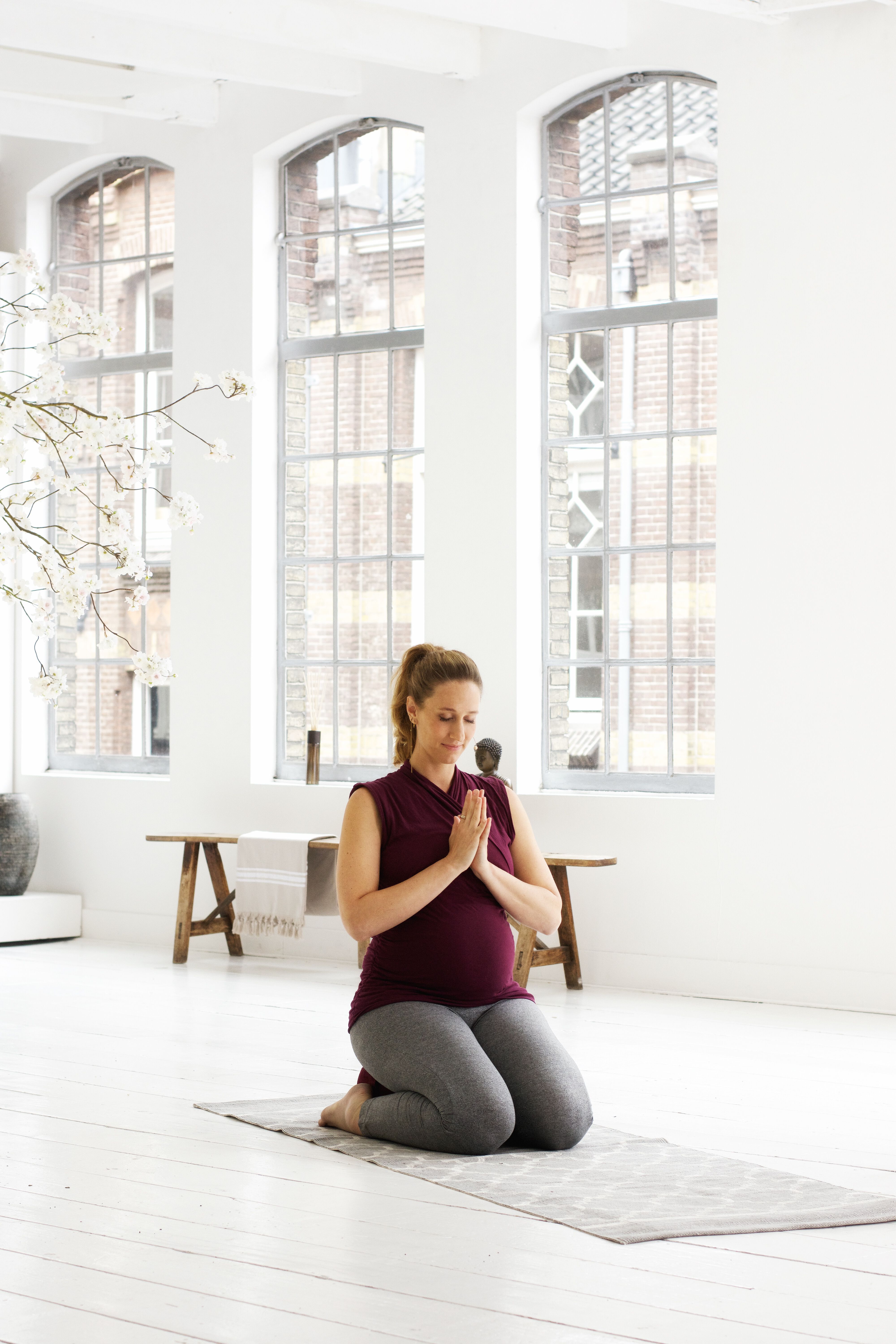 /Magazine/2018/2017_Pregnancy_Guided Pregnancy Yoga Practice 2.jpg